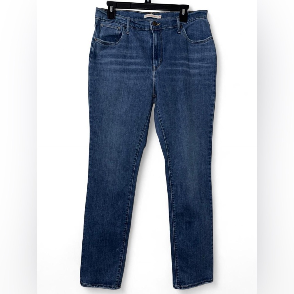 Levi's Women's Straight Leg Jeans in Deep Blue